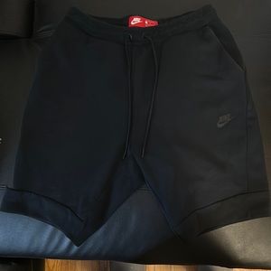 Men’s Nike Tech Black Shorts Size Medium